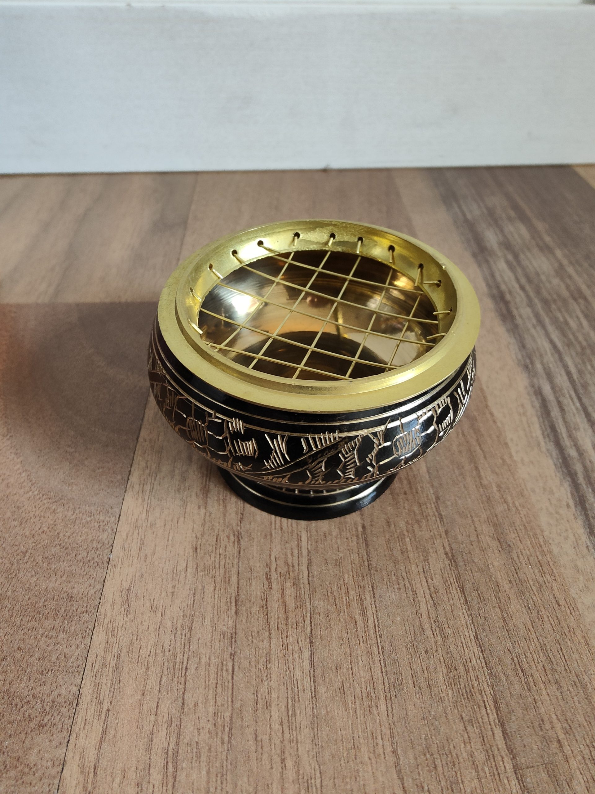 Brûleur pour Sauge, Benjoin encens Sandalwood, bois précieux, dans notre boutique Pandorah, résine oliban