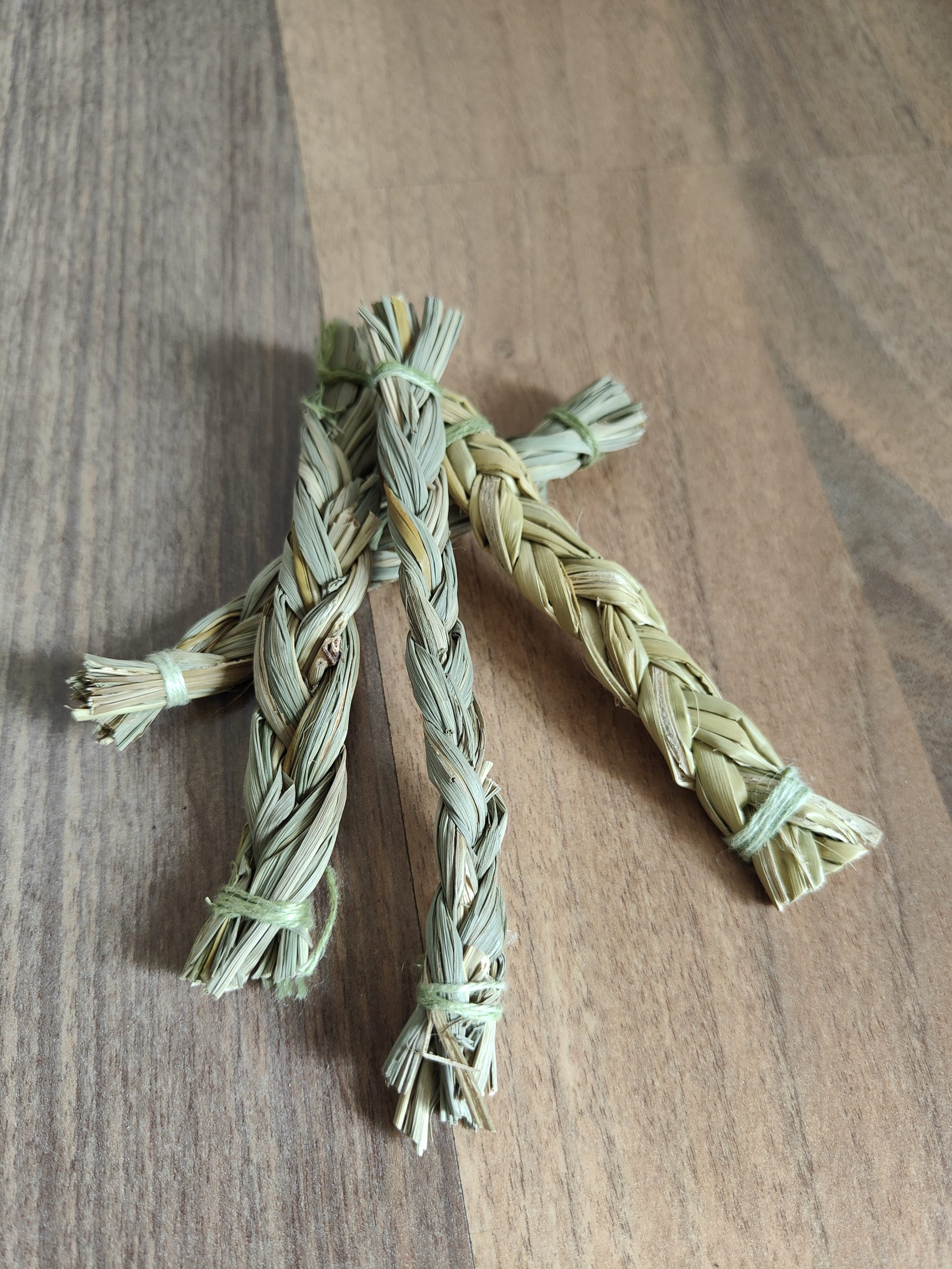 Sauge, encens Sandalwood, bois précieux, dans notre boutique Pandorah, résine oliban Sauge, encens Sandalwood, bois précieux, dans notre boutique Pandorah, résine oliban Palo Santo